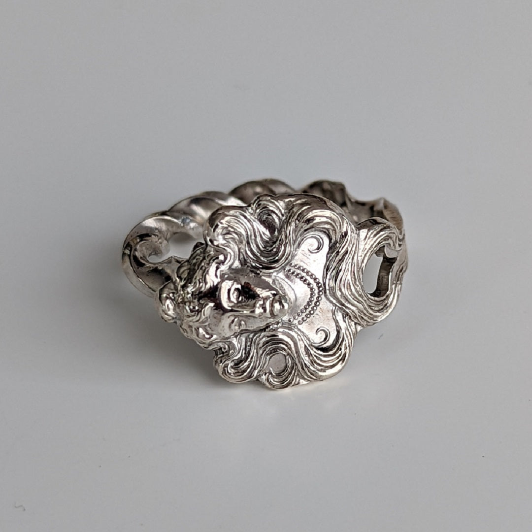 "Venus" Spoon Ring