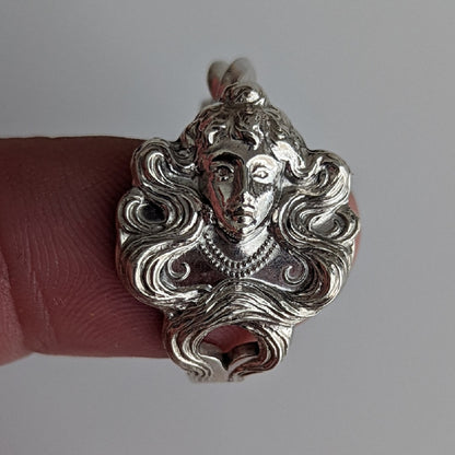 "Venus" Spoon Ring